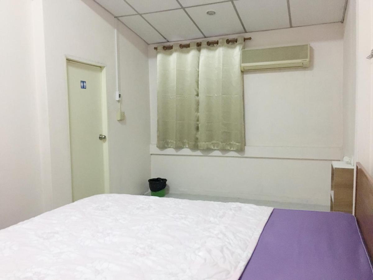 Jd Hostel Ayutthaya Eksteriør billede